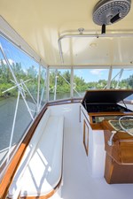 Last Chance 25 Flybridge Seating