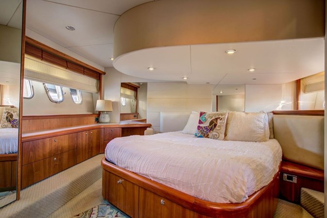 52-2010-Sunseeker-Predator-33