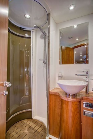 52-2010-Sunseeker-Predator-36