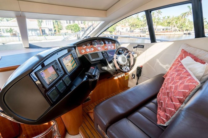 52-2010-Sunseeker-Predator-25