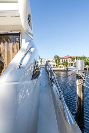 52-2010-Sunseeker-Predator-12