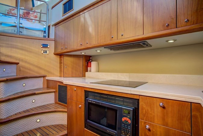 52-2010-Sunseeker-Predator-27