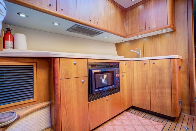 52-2010-Sunseeker-Predator-28