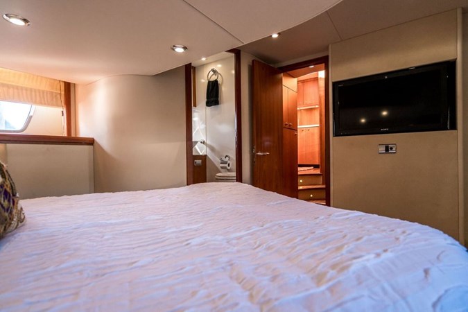 52-2010-Sunseeker-Predator-31