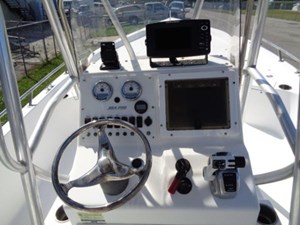 Sea Pro SV2400CC Bay Boat 12 13