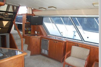 1989 Bayliner 4588 Pilothouse 10 11