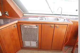 1989 Bayliner 4588 Pilothouse 12 13