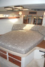 1989 Bayliner 4588 Pilothouse 24 25