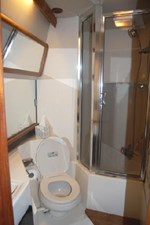 1989 Bayliner 4588 Pilothouse 27 28