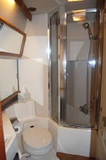 1989 Bayliner 4588 Pilothouse 28 29