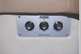1989 Bayliner 4588 Pilothouse 31 32