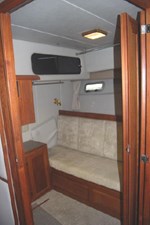 1989 Bayliner 4588 Pilothouse 33 34