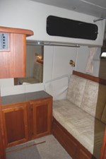 1989 Bayliner 4588 Pilothouse 34 35