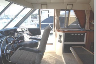 1989 Bayliner 4588 Pilothouse 44 45