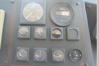 1989 Bayliner 4588 Pilothouse 53 54
