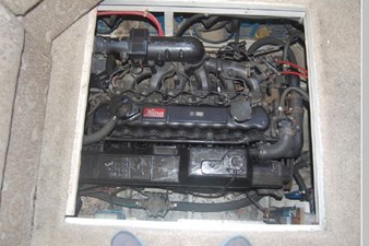 1989 Bayliner 4588 Pilothouse 69 70