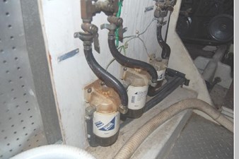 1989 Bayliner 4588 Pilothouse 72 73