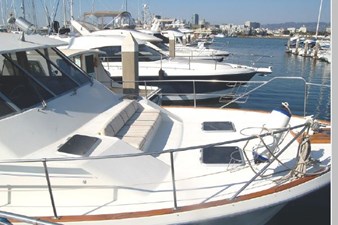 1989 Bayliner 4588 Pilothouse 73 74