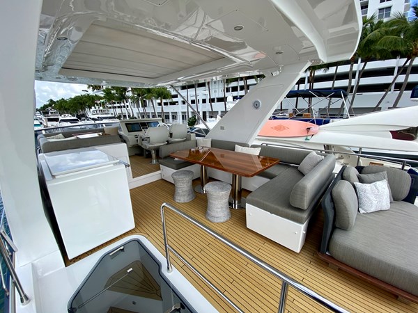 58_2018 66ft Azimut Flybridge SEARENITY II