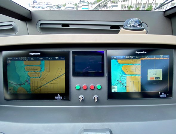 77_2018 66ft Azimut Flybridge SEARENITY II