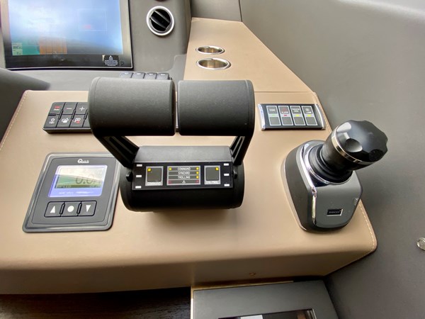 83_2018 66ft Azimut Flybridge SEARENITY II