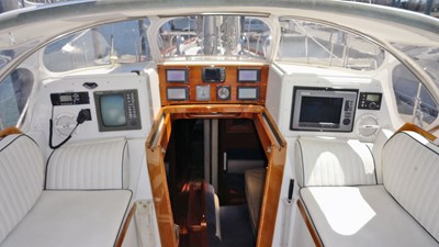 LA DIFFERENCE 24 Cockpit, Fwd.