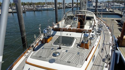 LA DIFFERENCE 29 Looking Forward from Stern