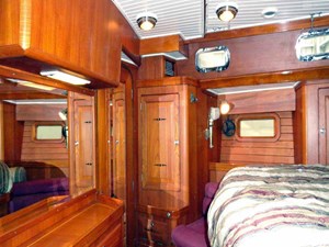 LA DIFFERENCE 14 Owners Cabin, Stbd. Side