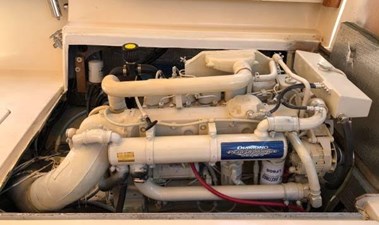1977 30’ Chris Craft Commander Sport MG 20 73A8BE9B-9AFE-4198-BA25-B1FB09164732