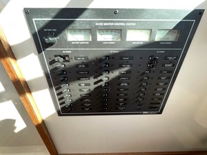 1977 30’ Chris Craft Commander Sport MG 11 2769AD15-732F-4D3D-BDB7-778F481CBC13