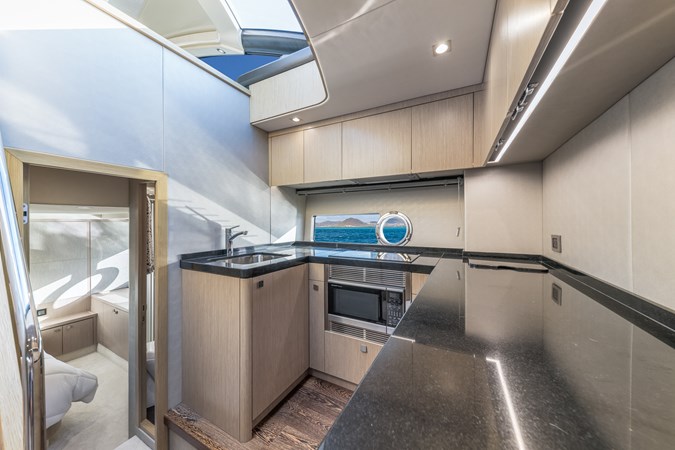 36_2017 57ft Sunseeker Predator