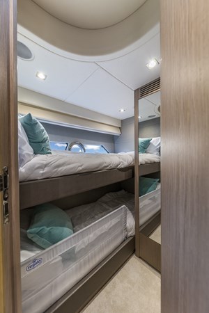 47_2017 57ft Sunseeker Predator