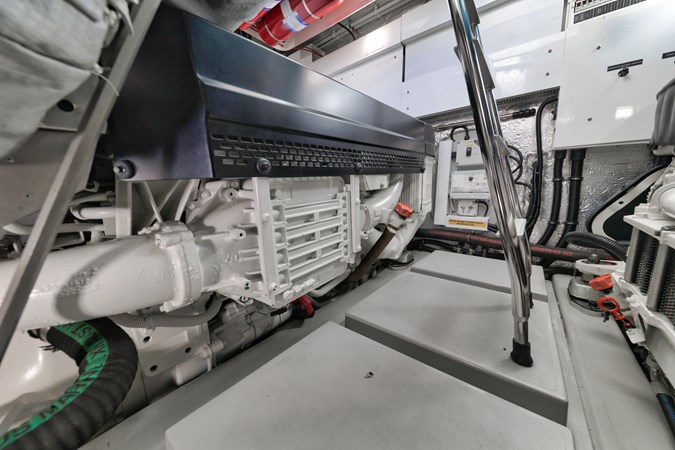 53_2017 57ft Sunseeker Predator