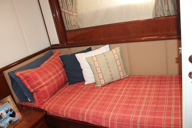 33_2000 74ft Baia MAGNIFICA