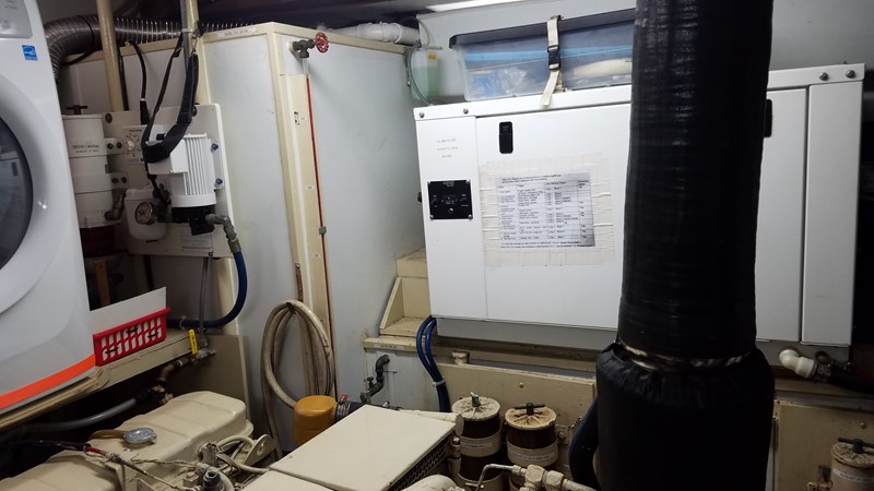 32__1988 53ft Defever 53 POC HIS AND HERS