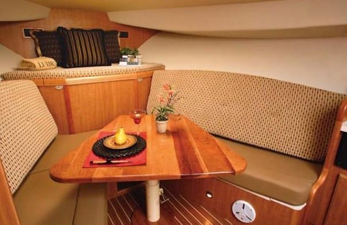 13_Listing for 2007 34' Luhrs 31 Open