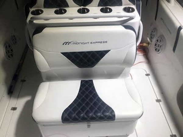 11_2019 39ft Midnight Express