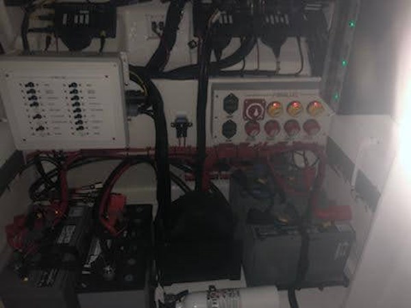 21_2019 39ft Midnight Express