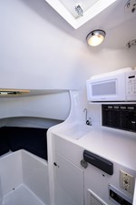 E&A 30 Cabin / Galley