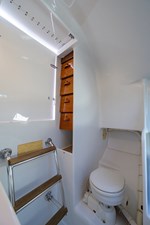 E&A 34 Cabin / Head