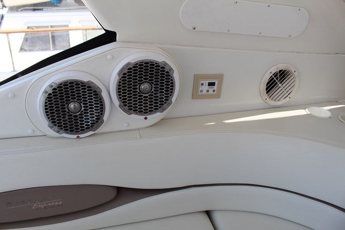 11_2000 44ft Carver Trojan 440 Express BLESSED