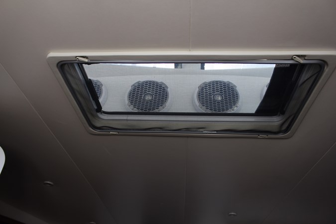 23_2000 44ft Carver Trojan 440 Express BLESSED