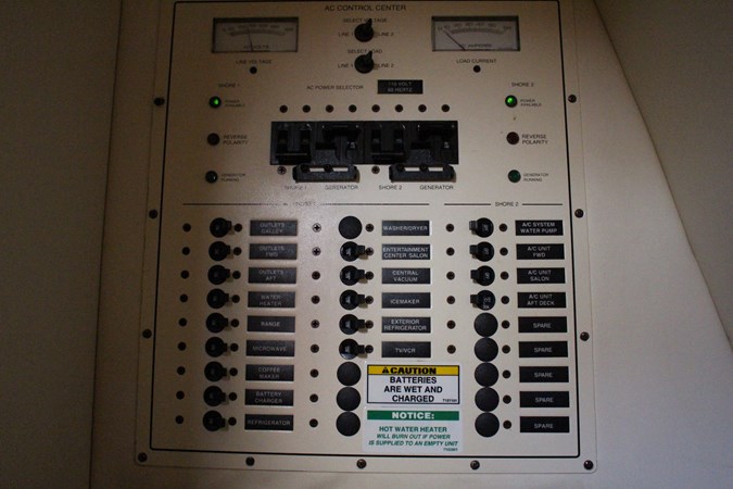 39_2000 44ft Carver Trojan 440 Express BLESSED