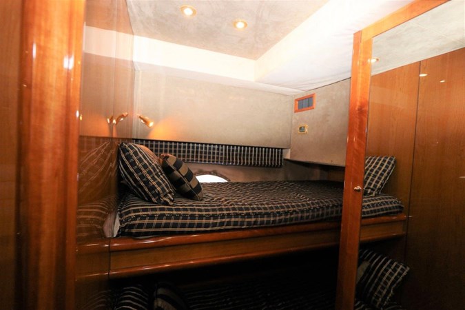 29_2004 68ft Sunseeker Predator SECOND THOUGHTS