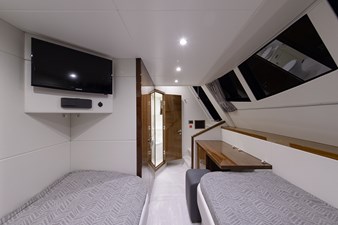 Claudia 18 75 Sunseeker 2017-crew-1