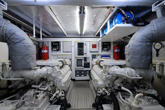 Claudia 26 75 Sunseeker 2017-engine_room-1