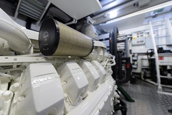 Claudia 30 75 Sunseeker 2017-engine_room-5