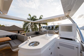 Claudia 42 75 Sunseeker 2017-flybridge-10