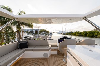 Claudia 44 75 Sunseeker 2017-flybridge-12