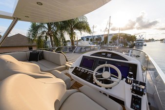 Claudia 47 75 Sunseeker 2017-flybridge-15